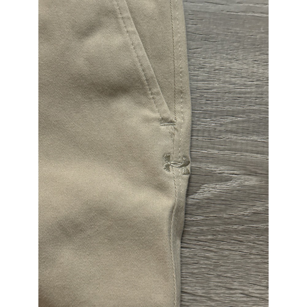 Under Armour Men Loose Fit‎ Chino Pants Khaki Size 34x32 athletic outdoor - Picture 4 of 6